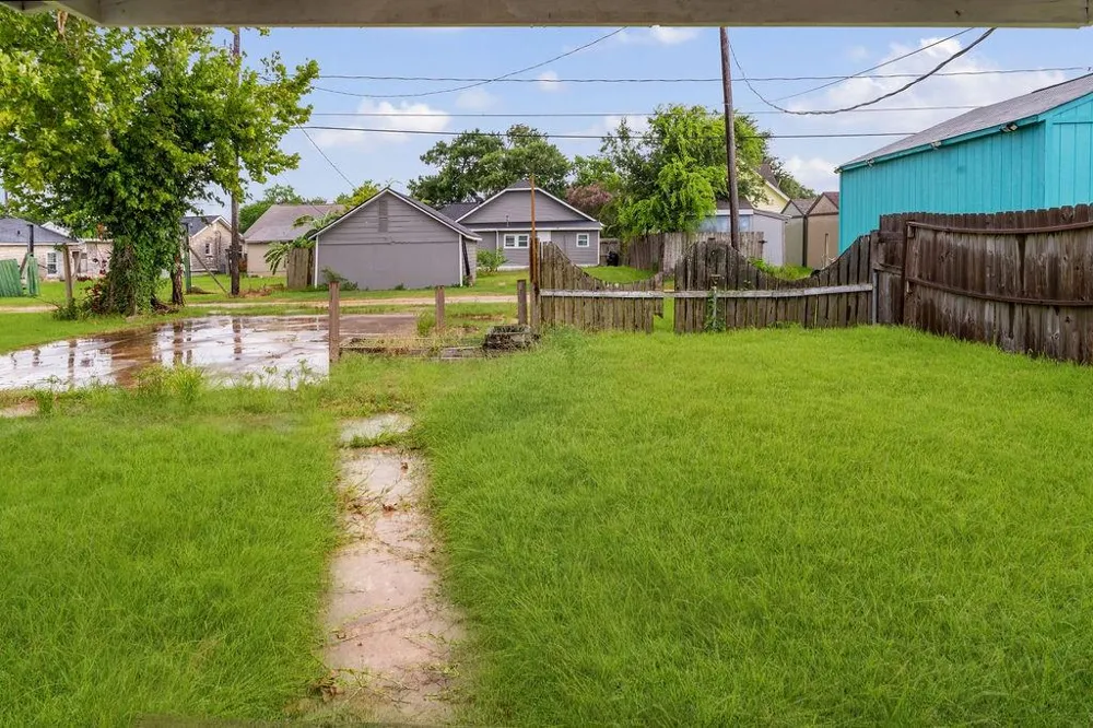 1211 W 2nd Street Freeport, TX 77541