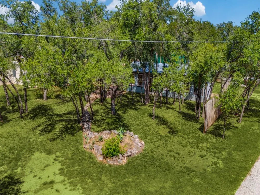 3607 Crawford Spicewood, TX 78669