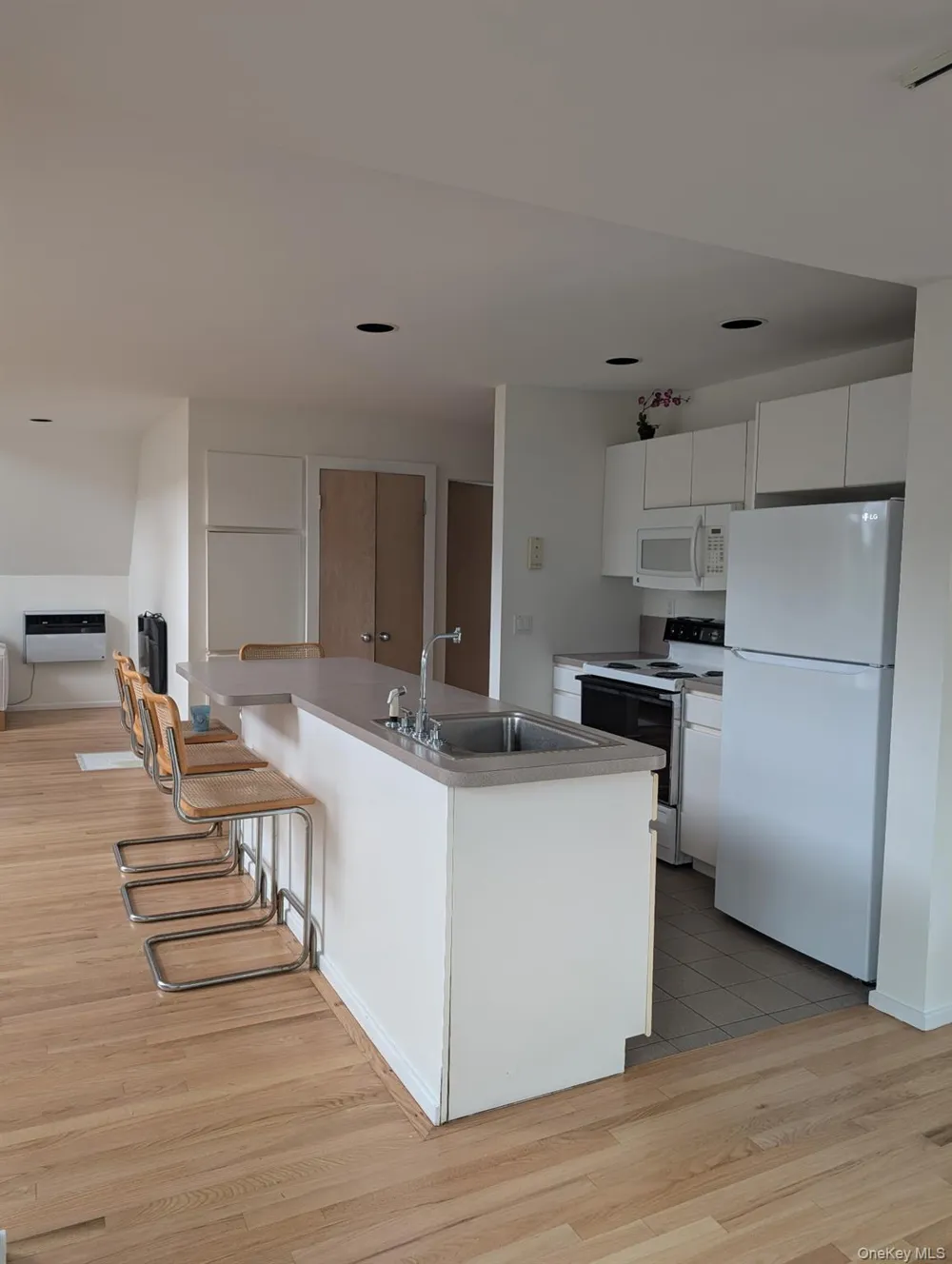 31 Ivy Avenue Seaview, NY 11770