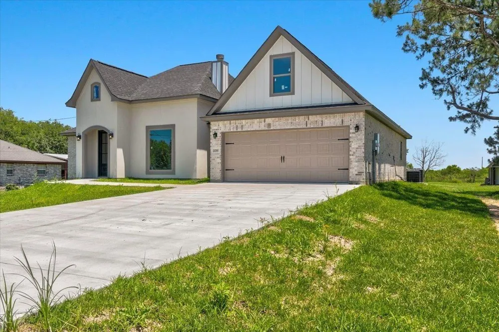 11560 Davidson Road Beaumont, TX 77705