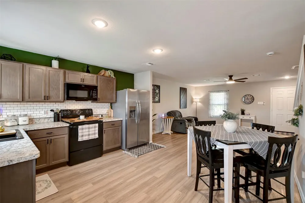 950 21st Street Hempstead, TX 77445