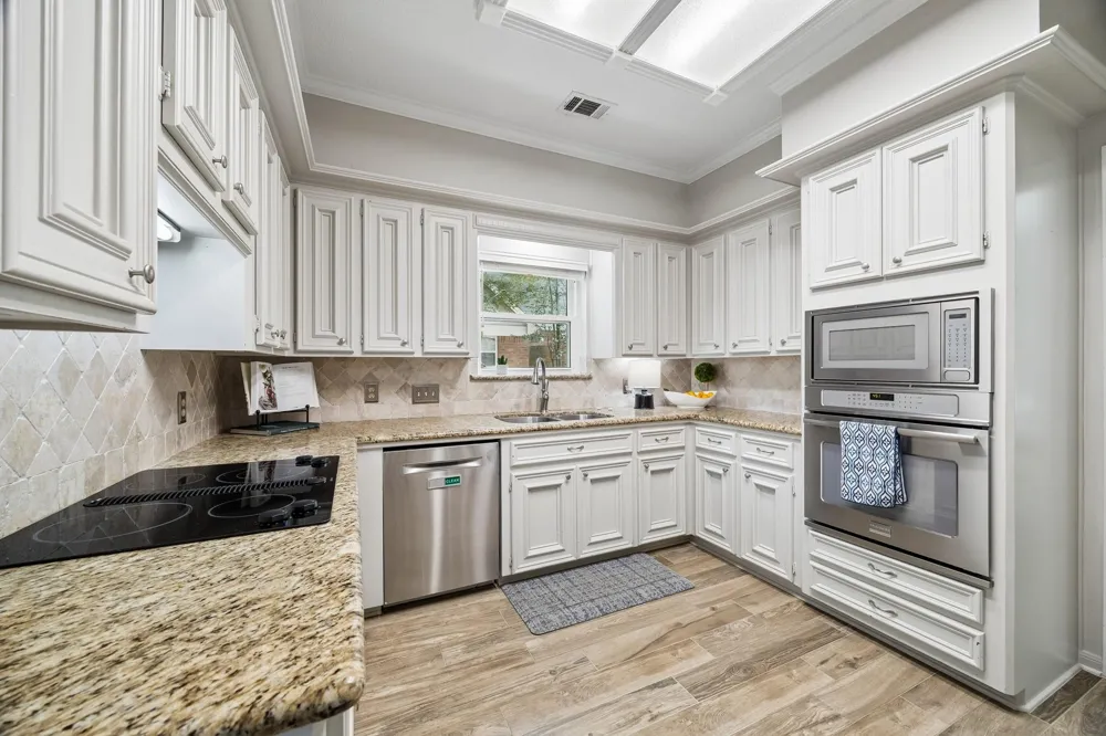 2906 Eagle Creek Drive Kingwood, TX 77345
