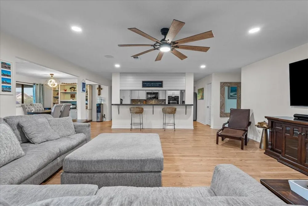 23 Harbor Lane Kemah, TX 77565