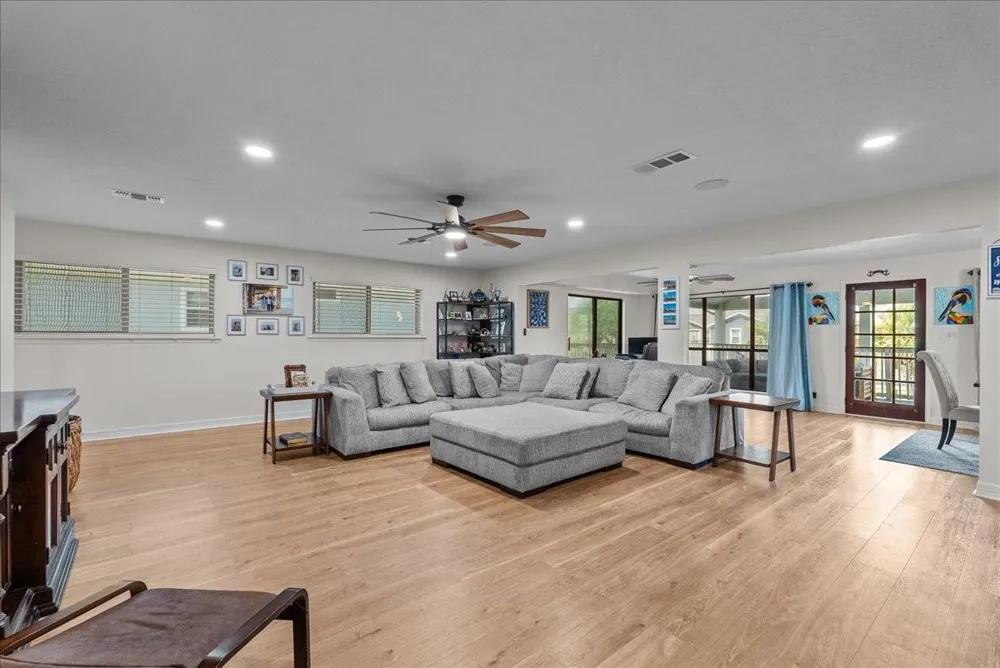 23 Harbor Lane Kemah, TX 77565