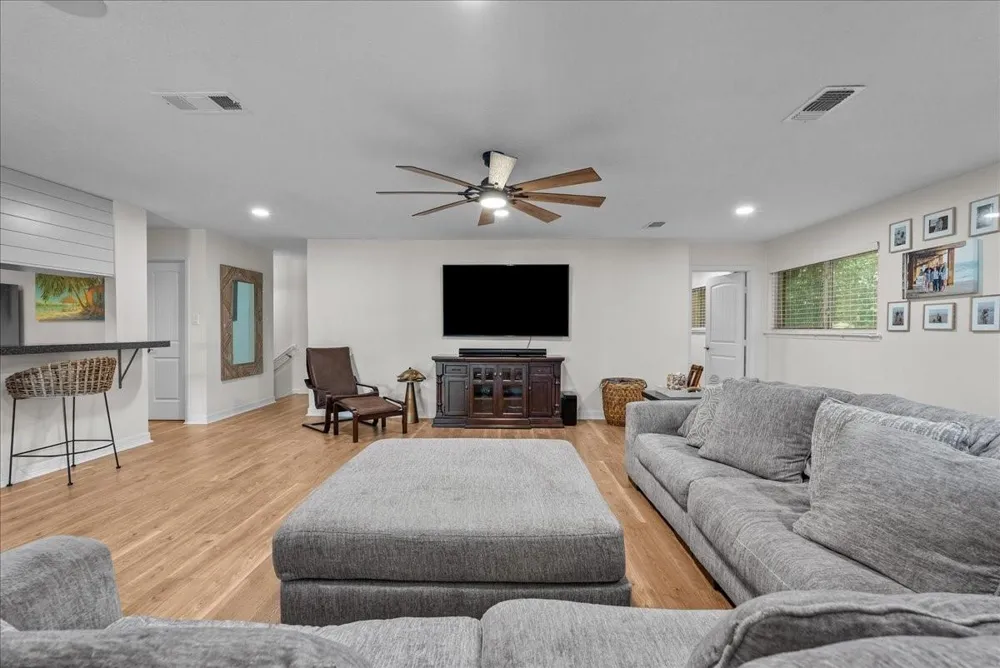 23 Harbor Lane Kemah, TX 77565