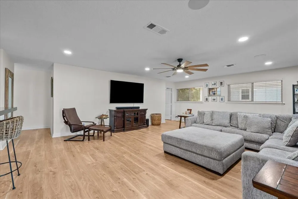23 Harbor Lane Kemah, TX 77565