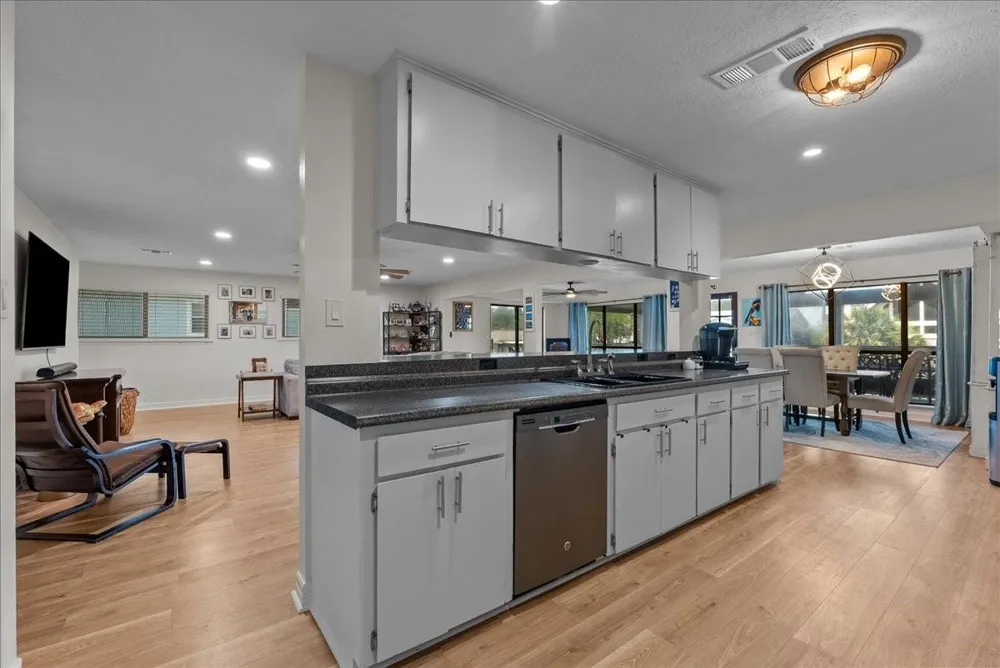 23 Harbor Lane Kemah, TX 77565