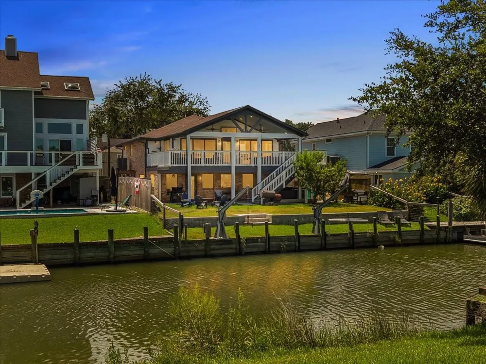 23 Harbor Lane Kemah, TX 77565
