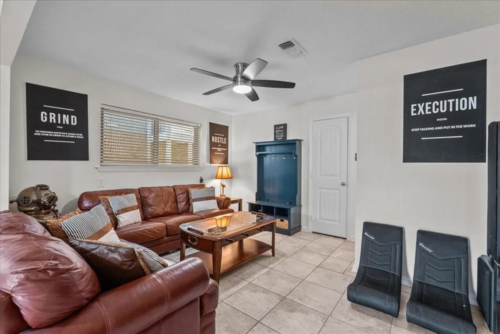 23 Harbor Lane Kemah, TX 77565