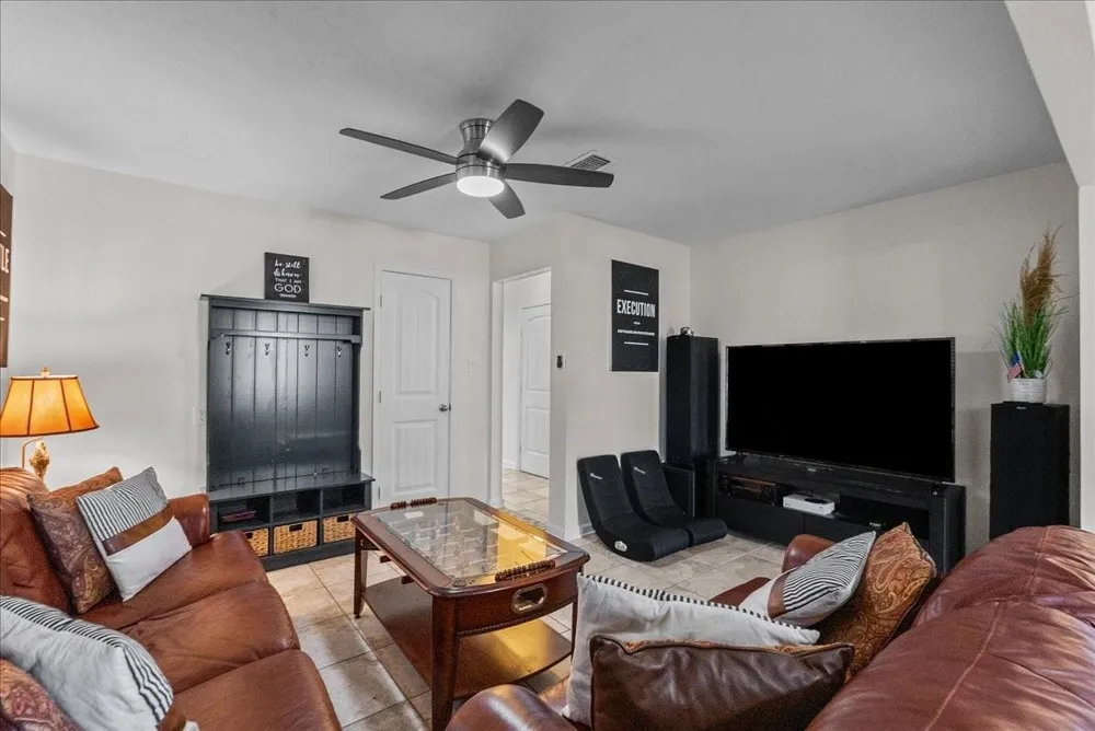 23 Harbor Lane Kemah, TX 77565