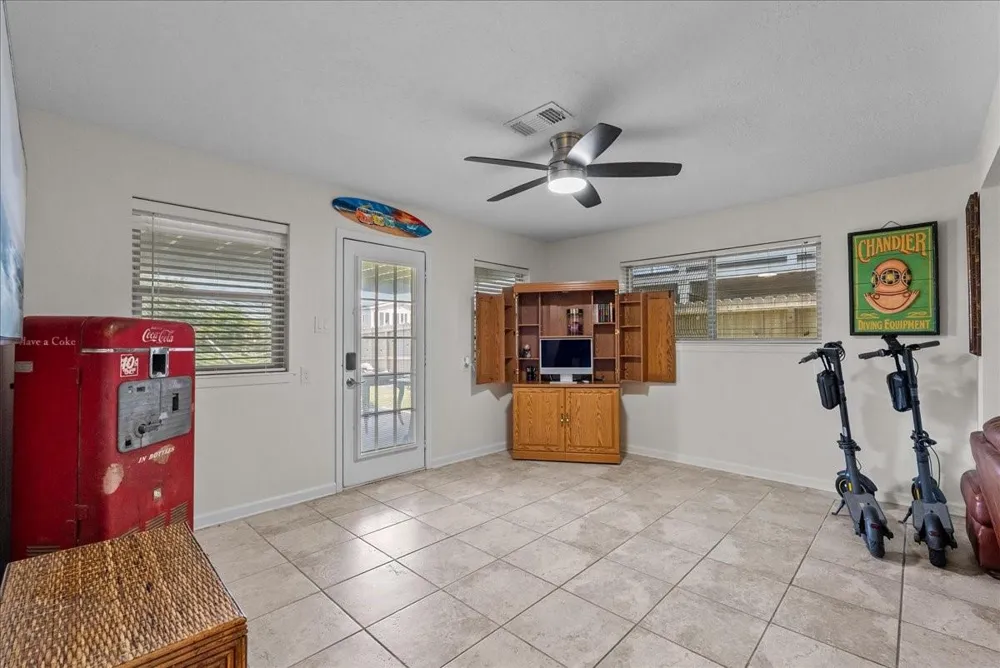 23 Harbor Lane Kemah, TX 77565