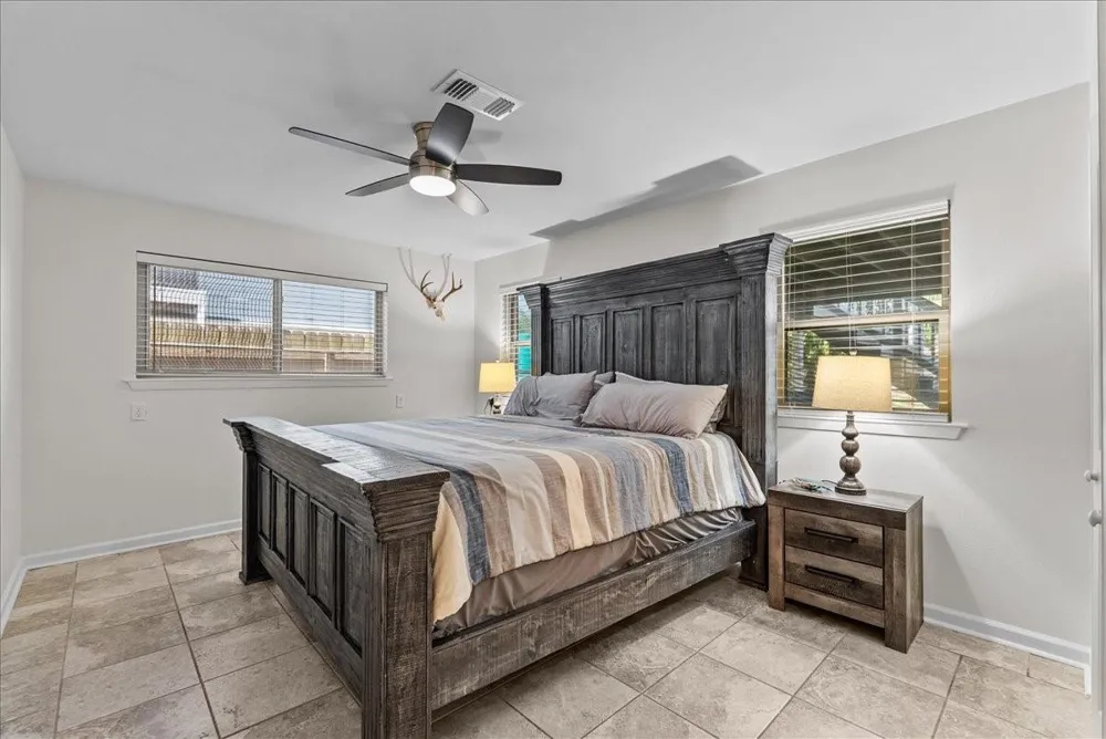 23 Harbor Lane Kemah, TX 77565