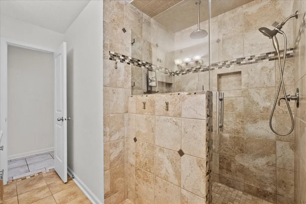 23 Harbor Lane Kemah, TX 77565