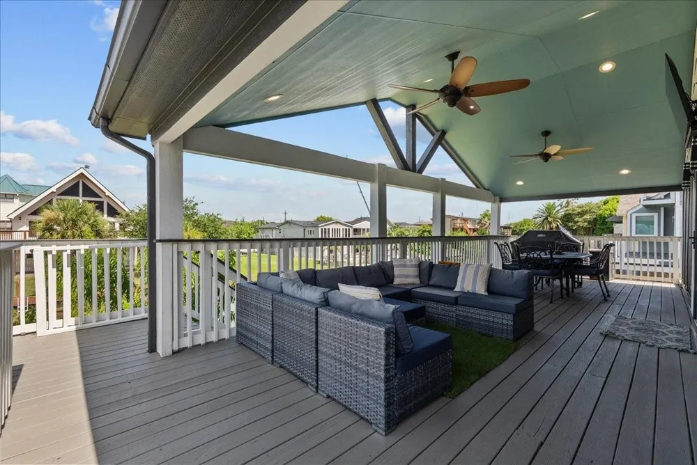 23 Harbor Lane Kemah, TX 77565