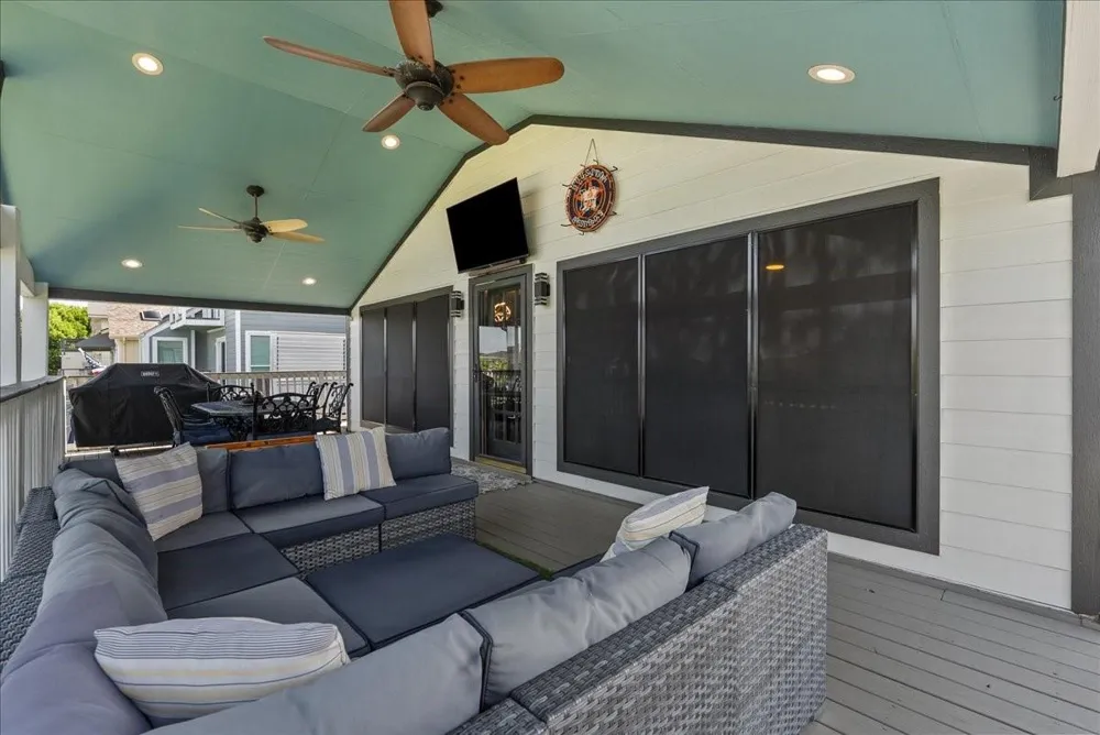 23 Harbor Lane Kemah, TX 77565