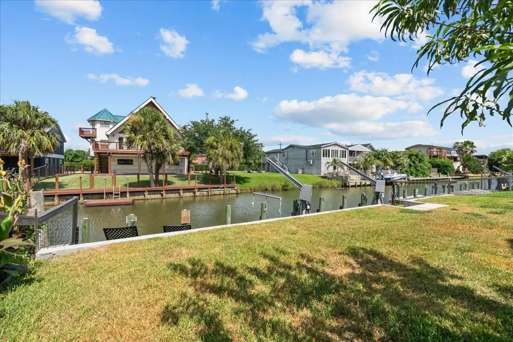 23 Harbor Lane Kemah, TX 77565