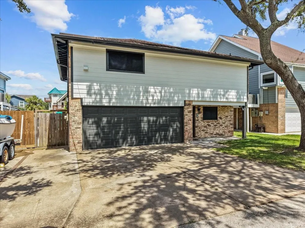 23 Harbor Lane Kemah, TX 77565