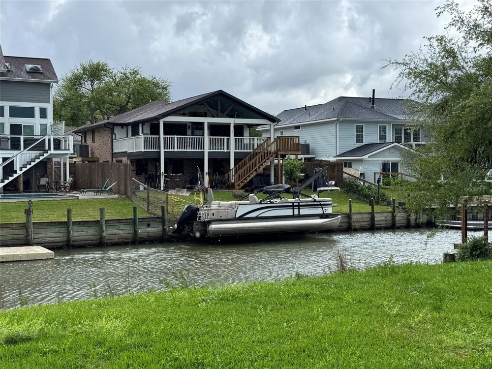 23 Harbor Lane Kemah, TX 77565