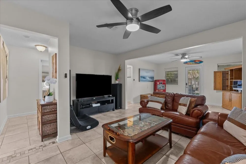 23 Harbor Lane Kemah, TX 77565
