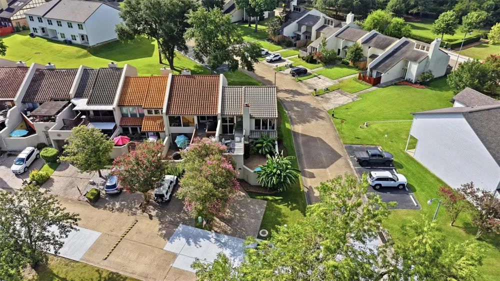 3822 Lakewood Drive Montgomery, TX 77356