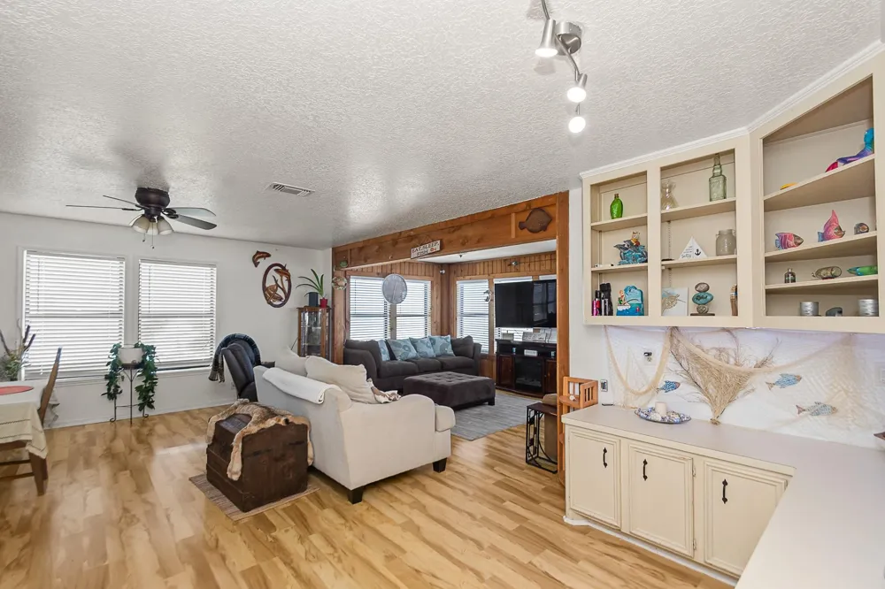 222 Fishermans Isle Brazoria, TX 77422