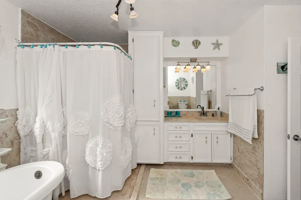 222 Fishermans Isle Brazoria, TX 77422