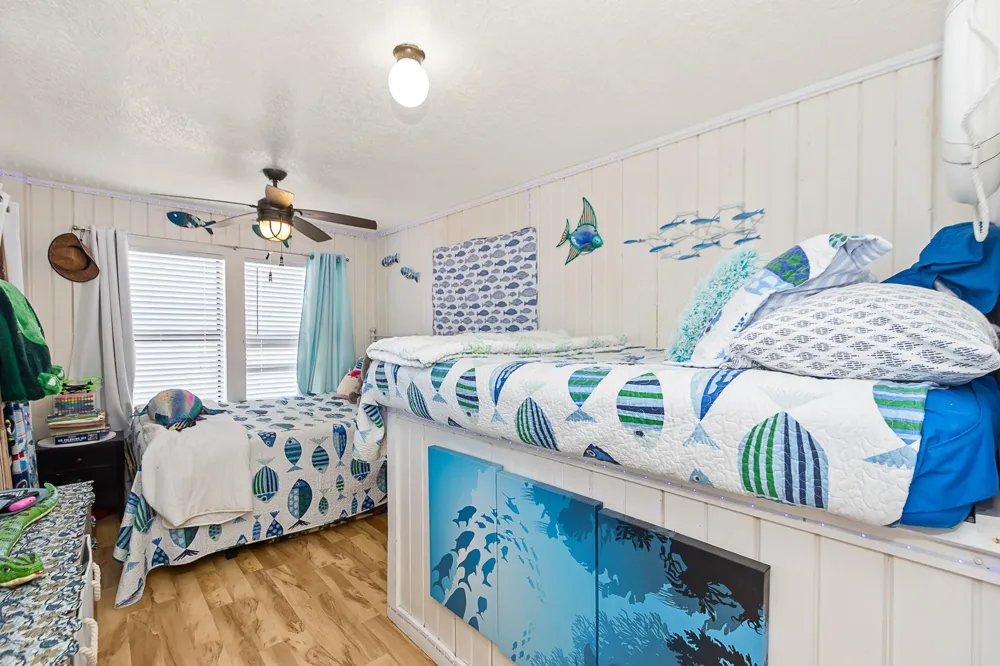 222 Fishermans Isle Brazoria, TX 77422
