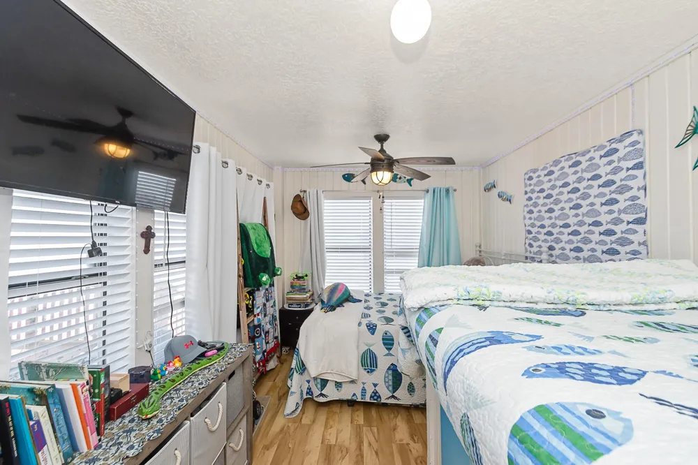 222 Fishermans Isle Brazoria, TX 77422