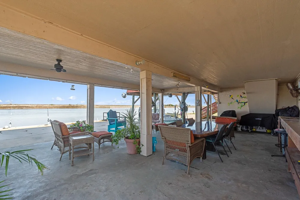 222 Fishermans Isle Brazoria, TX 77422