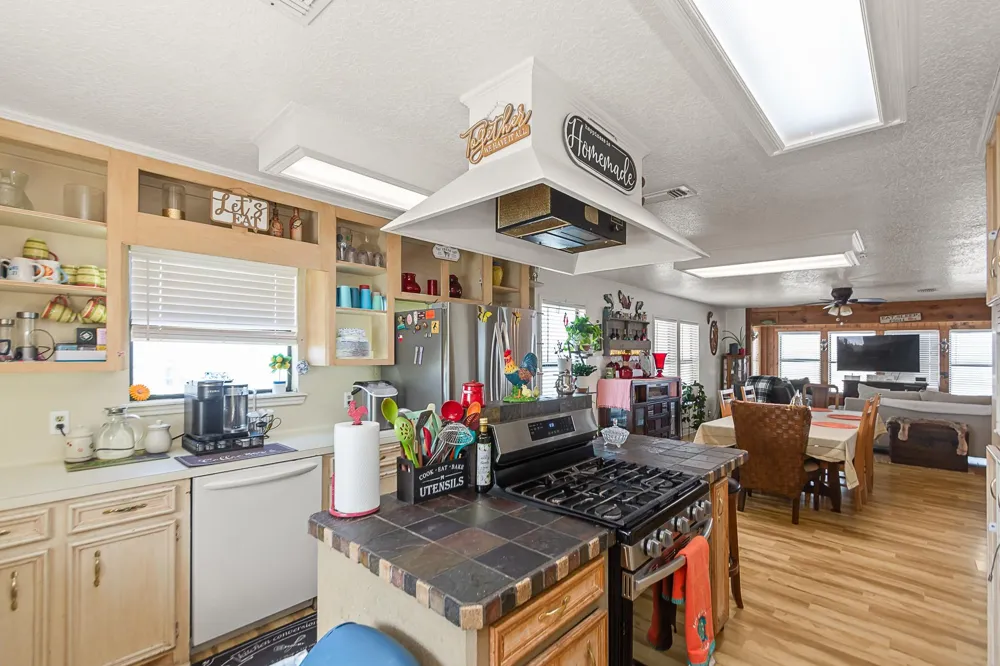 222 Fishermans Isle Brazoria, TX 77422