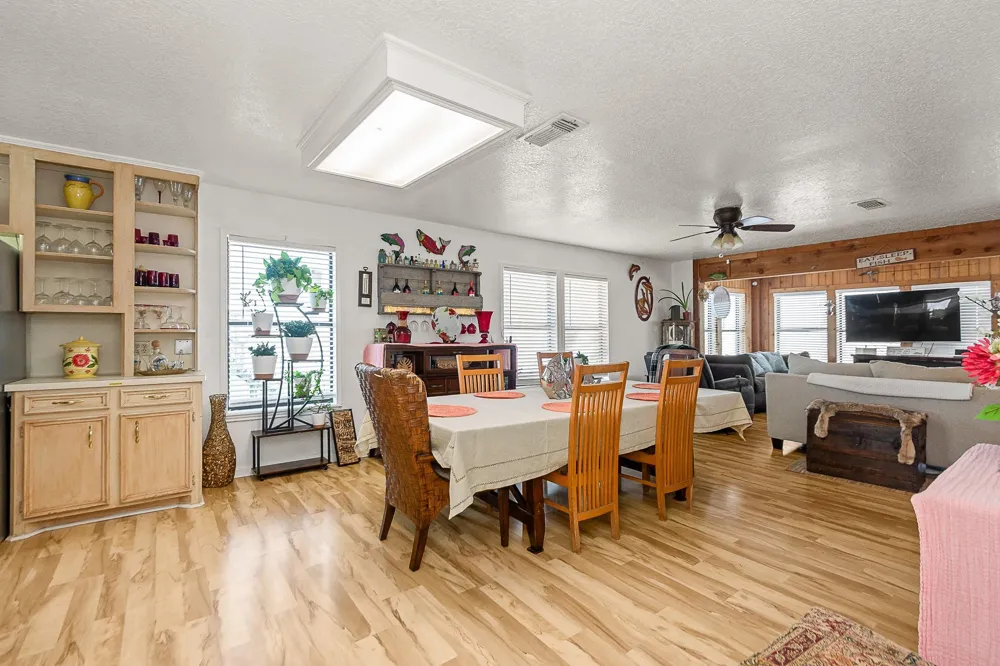 222 Fishermans Isle Brazoria, TX 77422
