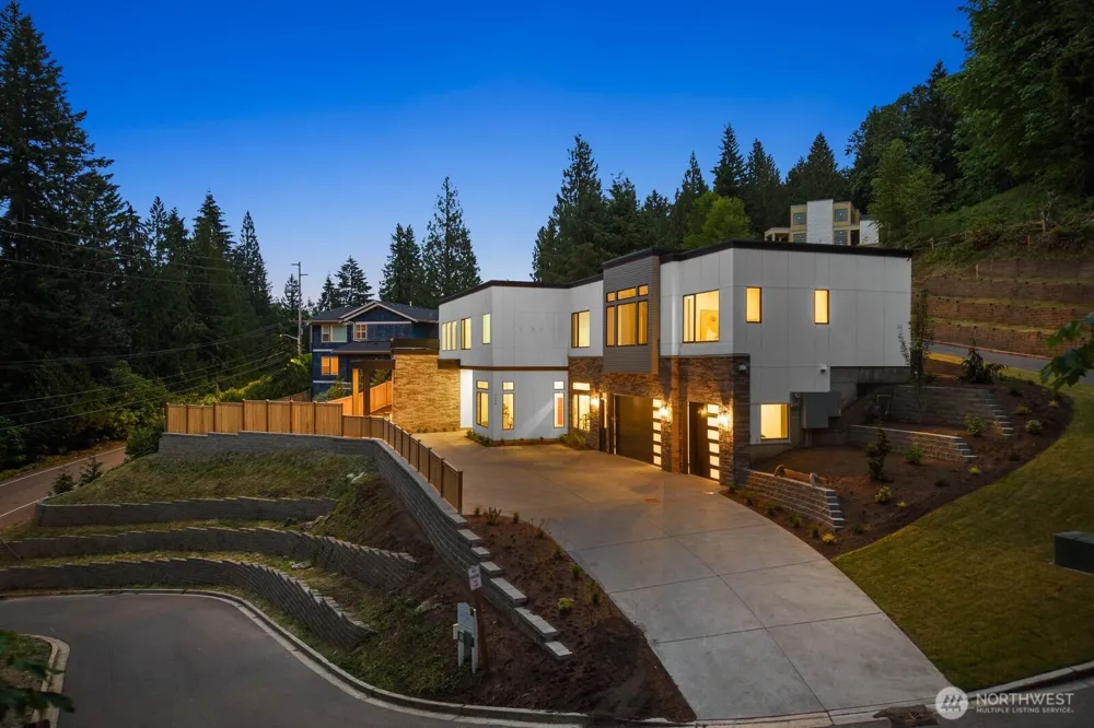 6020 175th Court SE Bellevue, WA 98006