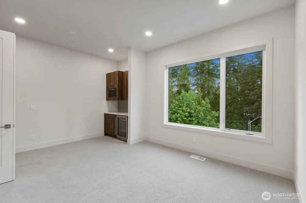 6020 175th Court SE Bellevue, WA 98006