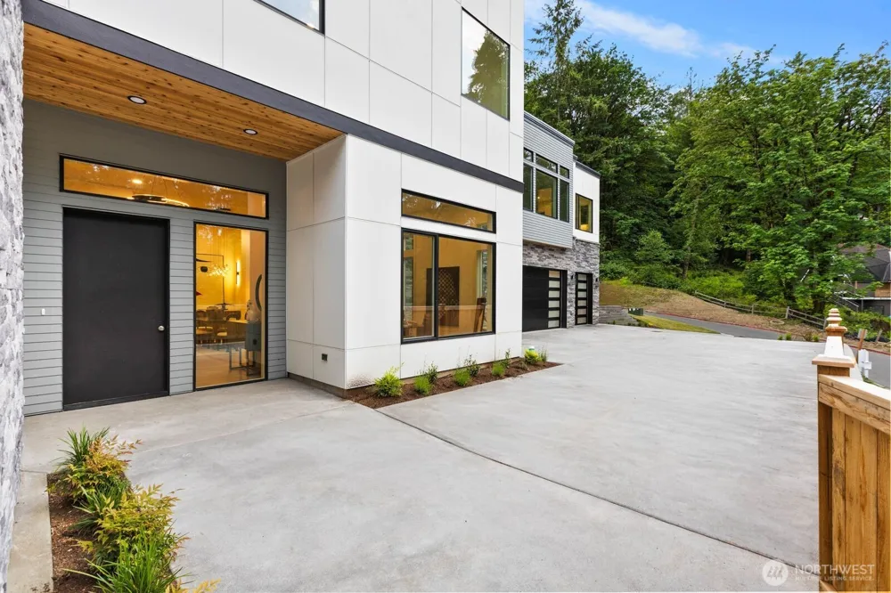 6020 175th Court SE Bellevue, WA 98006