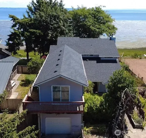 180 Sunrise Avenue SE