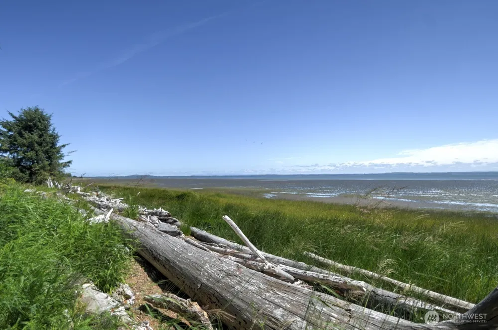 180 Sunrise Avenue SE Ocean Shores, WA 98569