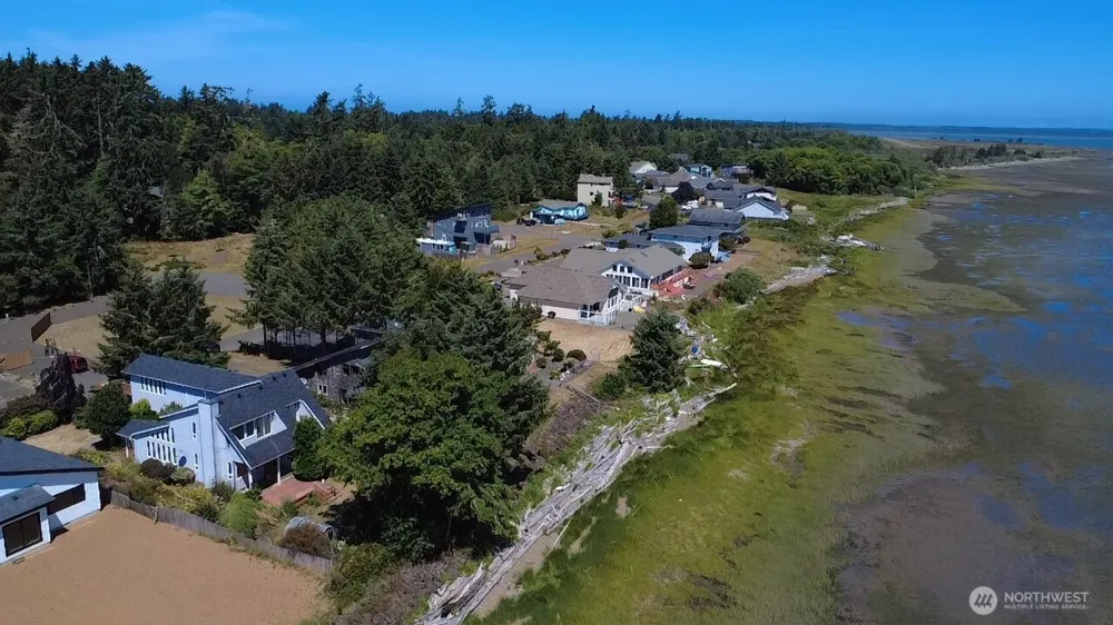 180 Sunrise Avenue SE Ocean Shores, WA 98569