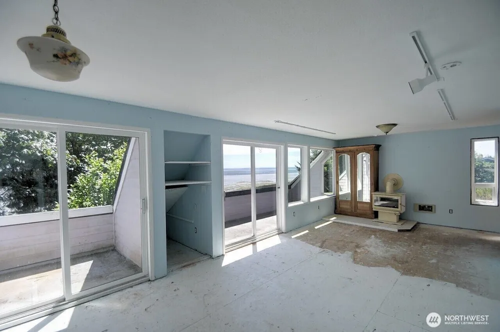 180 Sunrise Avenue SE Ocean Shores, WA 98569