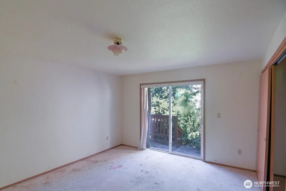 180 Sunrise Avenue SE Ocean Shores, WA 98569