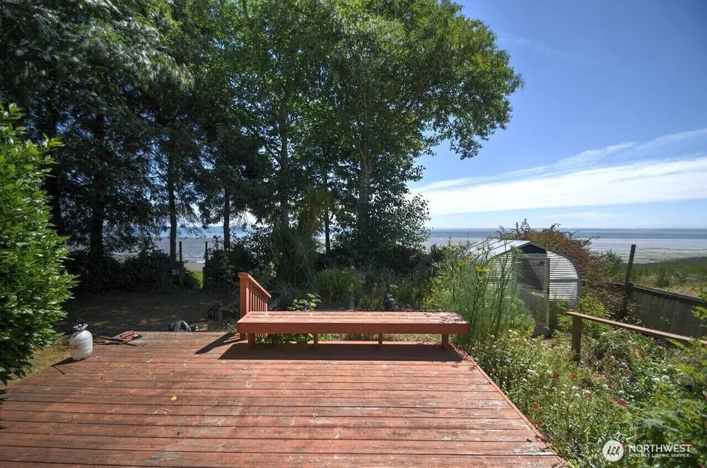 180 Sunrise Avenue SE Ocean Shores, WA 98569