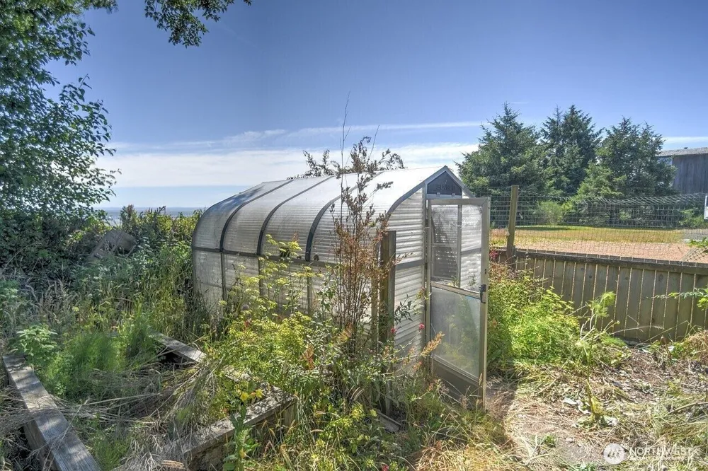 180 Sunrise Avenue SE Ocean Shores, WA 98569