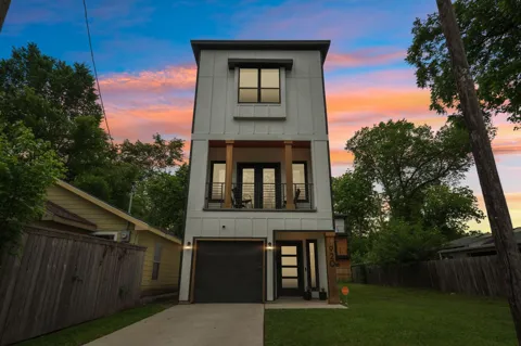 920 Muncie Avenue