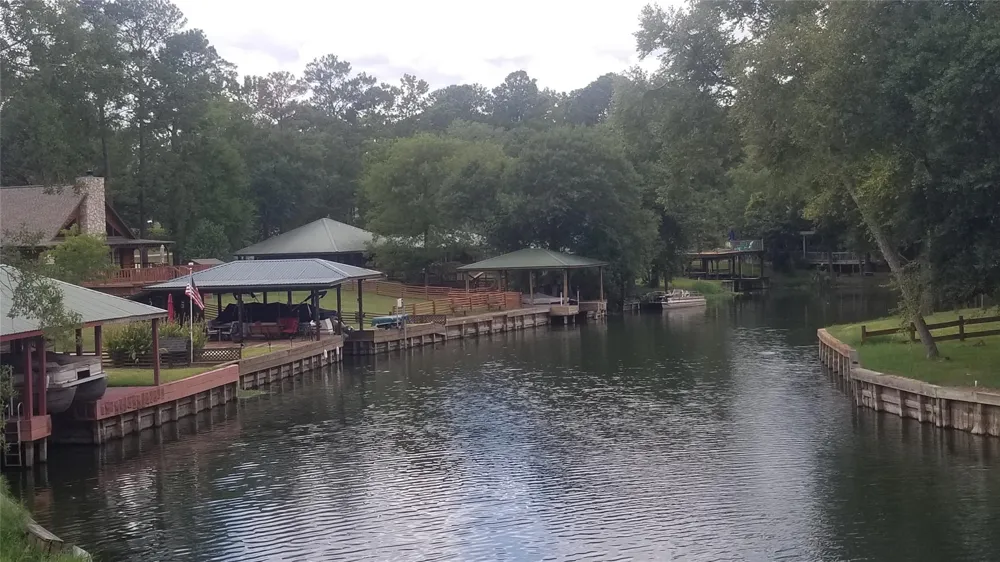 7 Wilderness Trail Huntsville, TX 77340