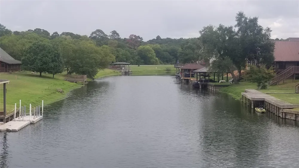 7 Wilderness Trail Huntsville, TX 77340