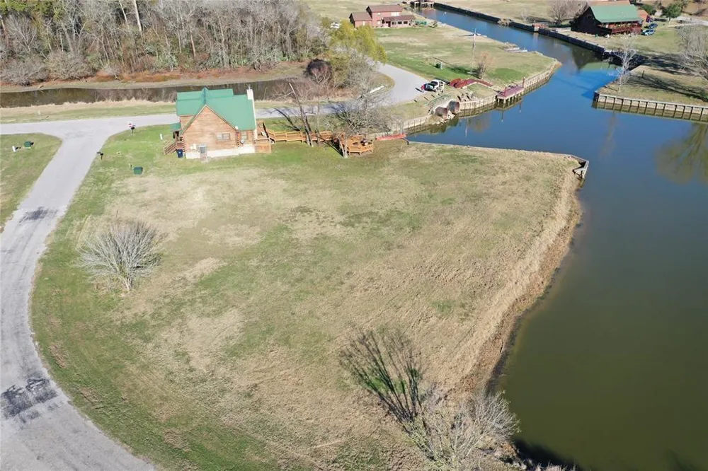 7 Wilderness Trail Huntsville, TX 77340