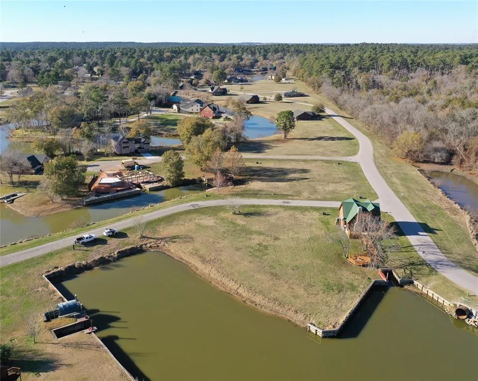 7 Wilderness Trail Huntsville, TX 77340