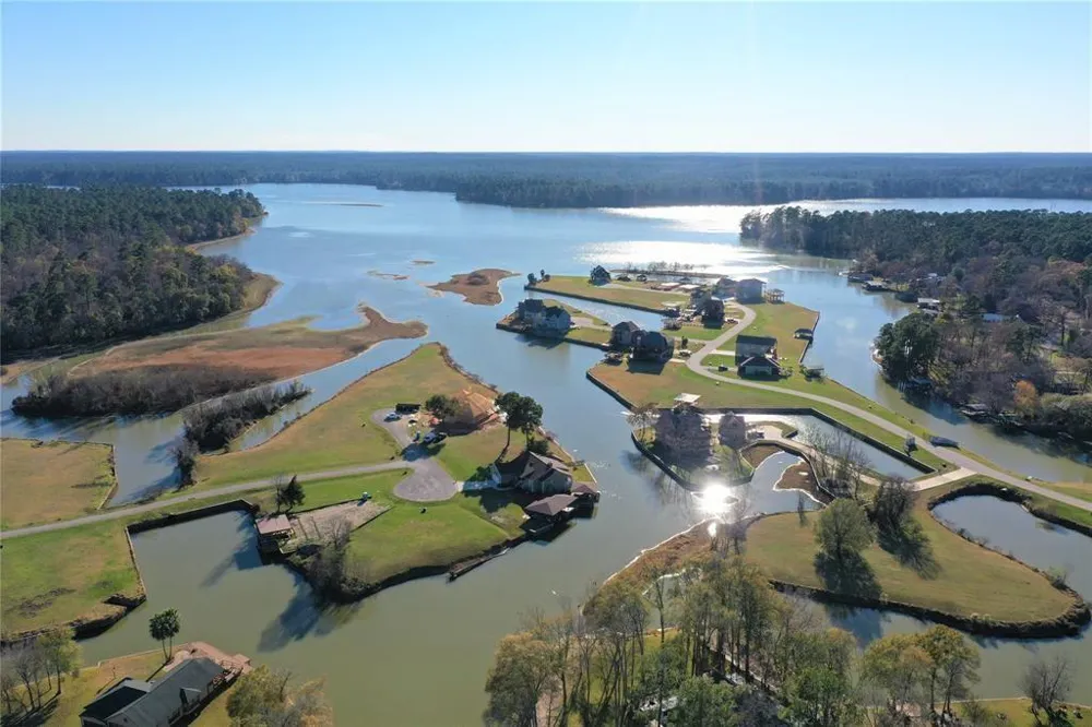 7 Wilderness Trail Huntsville, TX 77340