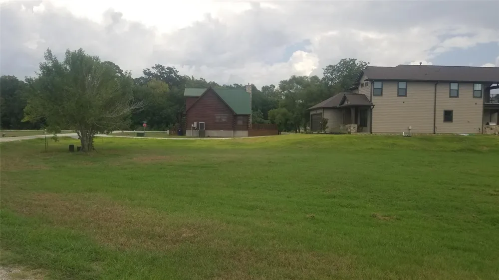 7 Wilderness Trail Huntsville, TX 77340