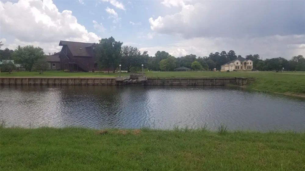 7 Wilderness Trail Huntsville, TX 77340