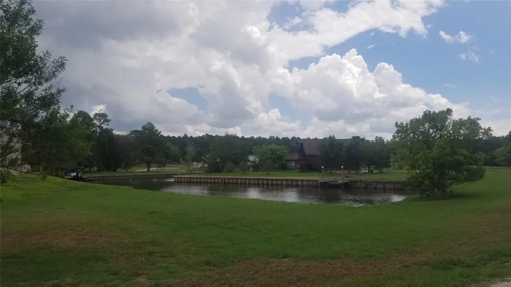 7 Wilderness Trail Huntsville, TX 77340